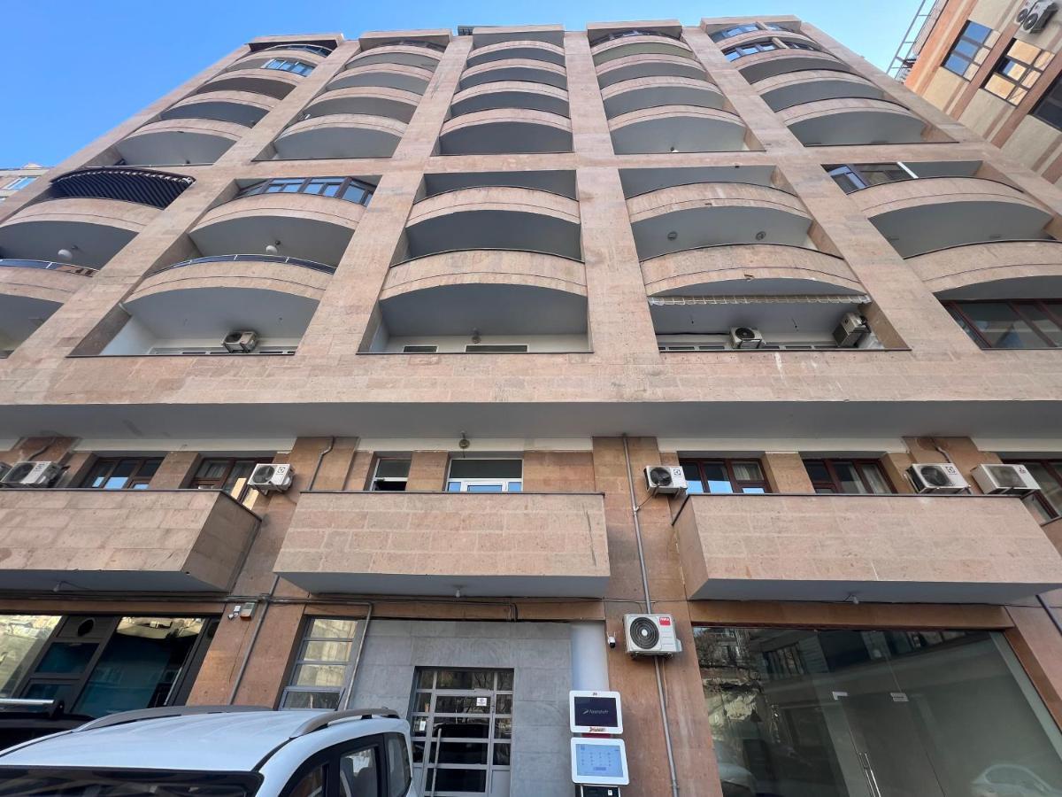 2 Bedrooms 2 Bathrooms Large And Lux Apartment Best Location 耶烈万 外观 照片